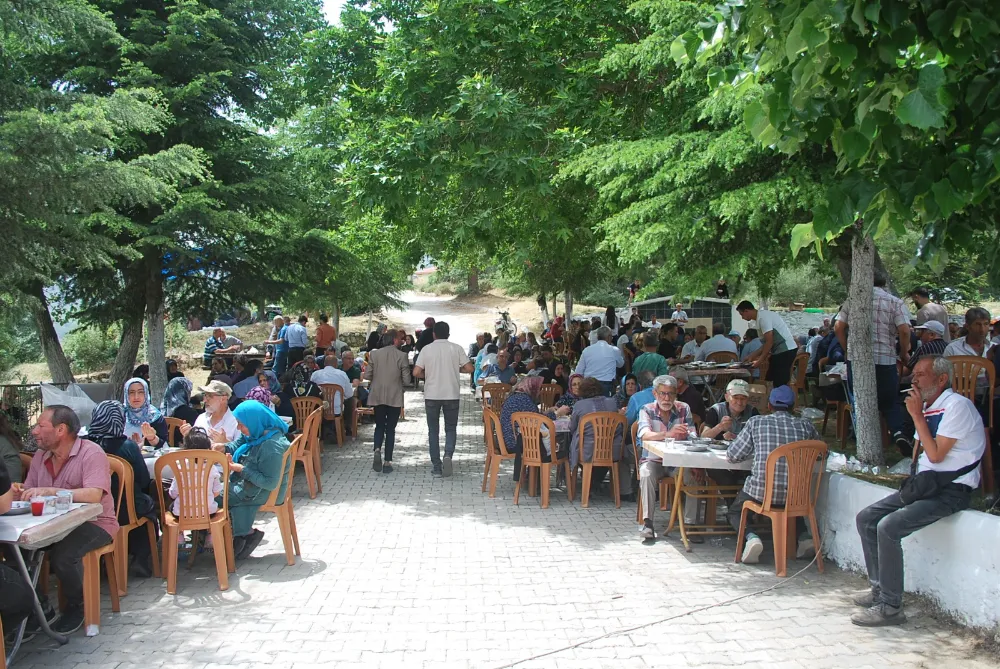 Buldanlılar geleneksel ‘Bahçe Dede’ hayrında buluştu