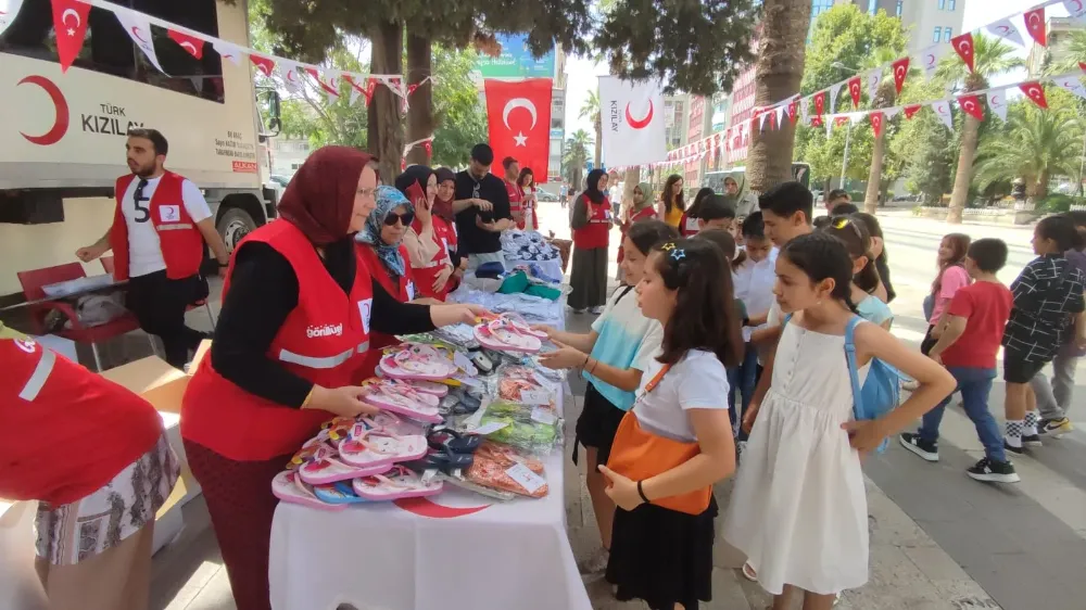 Gazi, Kızılay el ele hep birlikte kan vermeye