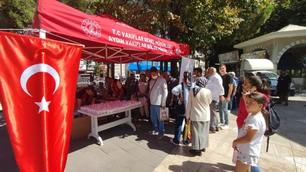 Bin kişiye kandil lokumu ikram edildi