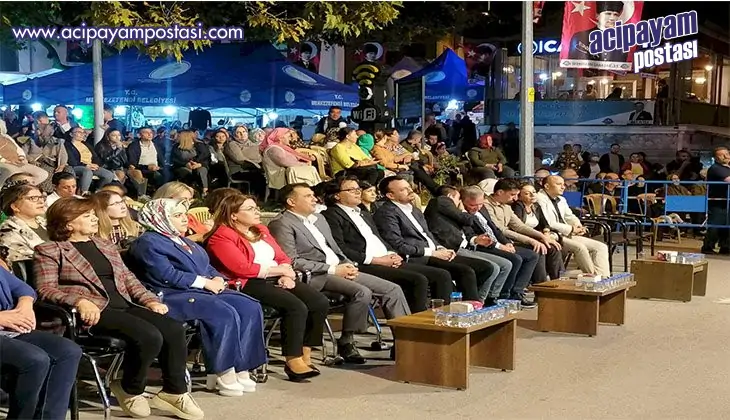 Gülizar
                    Biçer Karaca, Babafest