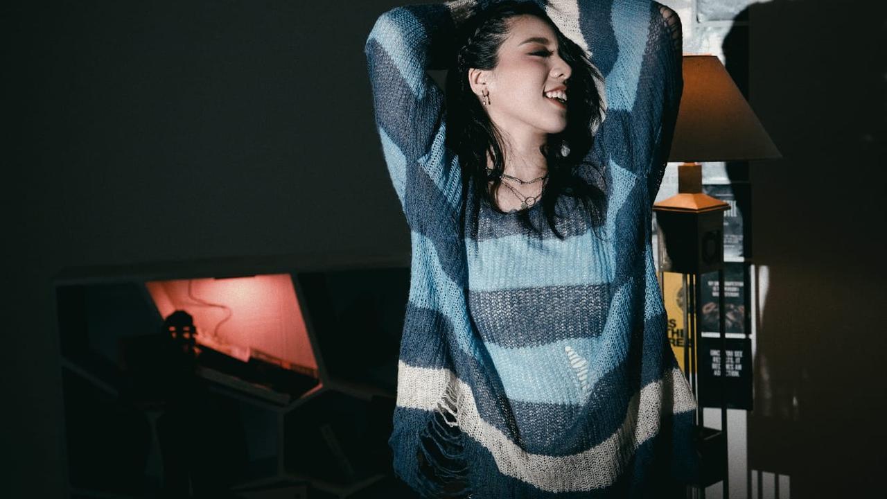 Joanna Andrea Rilis Single Kelima, Ajak Pendengar Nikmati Proses Hidup Lewat Lagu Dinikmati Saja